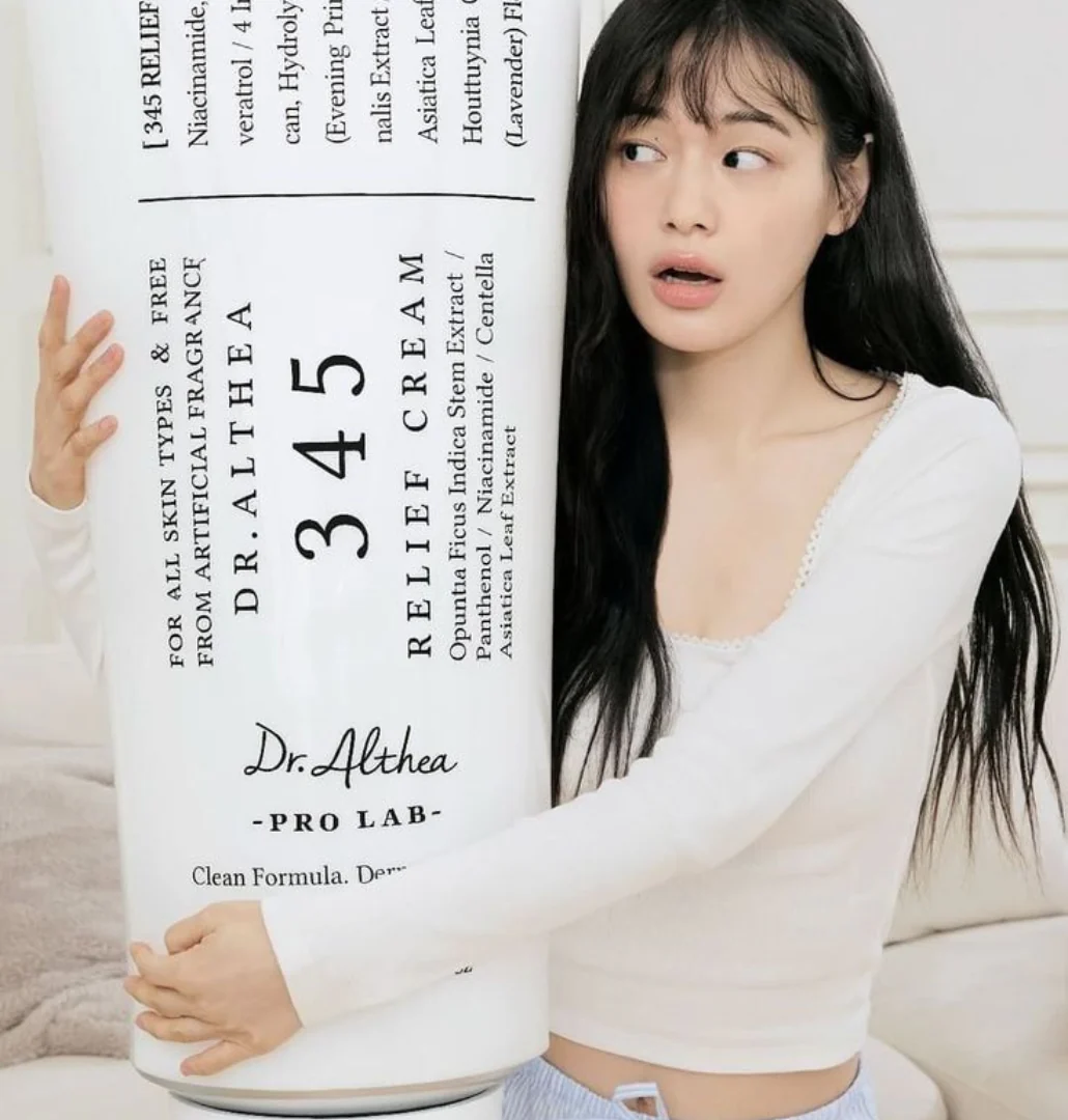 Crema coreana con niacinamide que elimina manchas oscuras, unificando tono para rostro perfecto sin maquillaje🌺